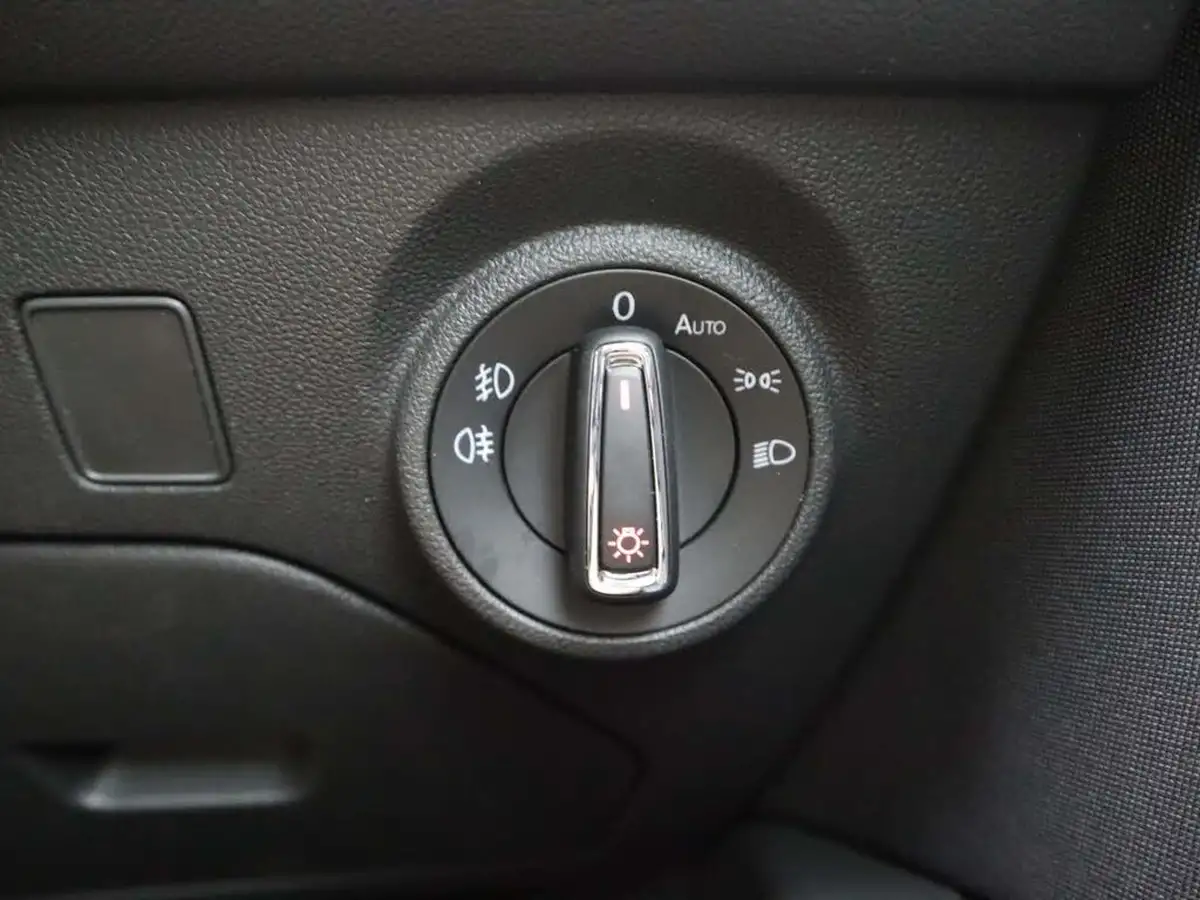 2019-seat-leon-15-tsi-evo-fr-black-edition-150ps-estate-big-33