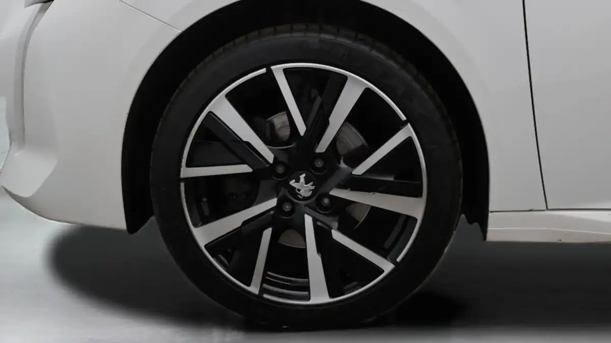 2020-peugeot-208-12-puretech-allure-premium-100bhp-big-18