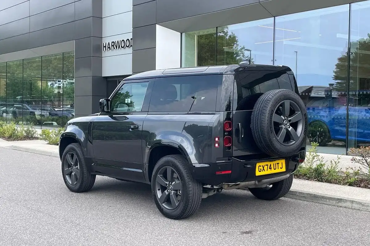 2024-land-rover-90-defender-30-d350-x-dynamic-hse-big-14