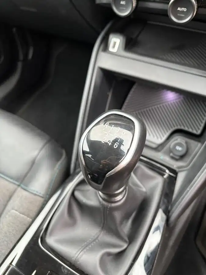 2022-citroen-c4-12-puretech-shine-130ps-big-20