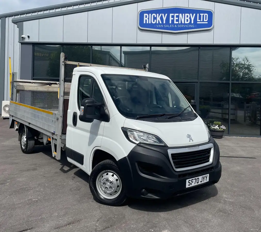 2021-peugeot-boxer-22-bluehdi-plus-335-l3-chassis-big-0
