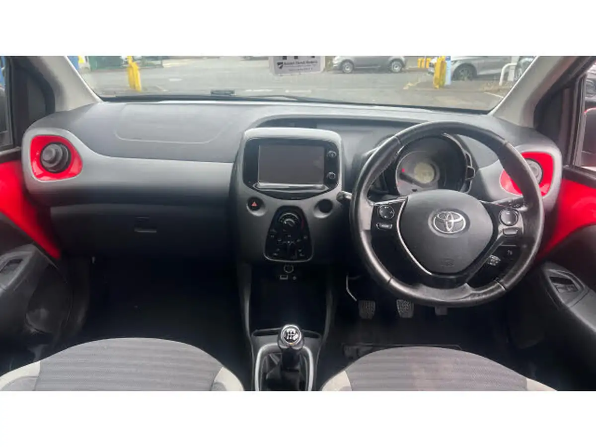 2019-toyota-aygo-10-vvt-i-x-play-big-9
