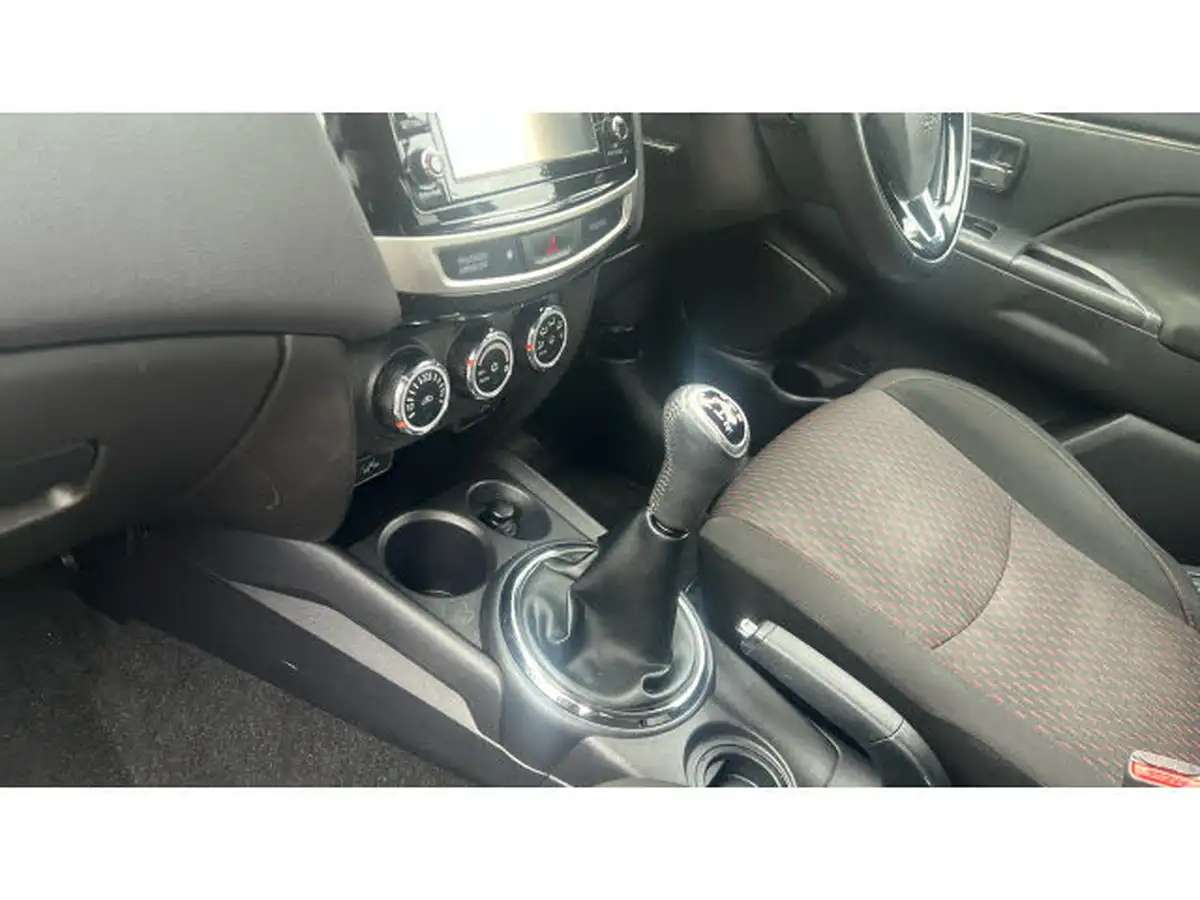2017-mitsubishi-asx-16-3-big-12