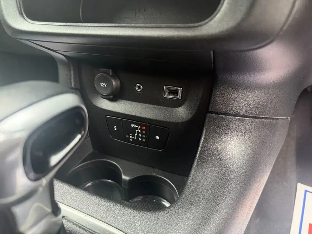 2017-citroen-c3-12-puretech-flair-110ps-ss-eat6-big-13