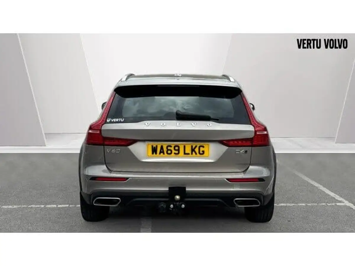 2019-volvo-v60-20td-d4-cross-country-big-12
