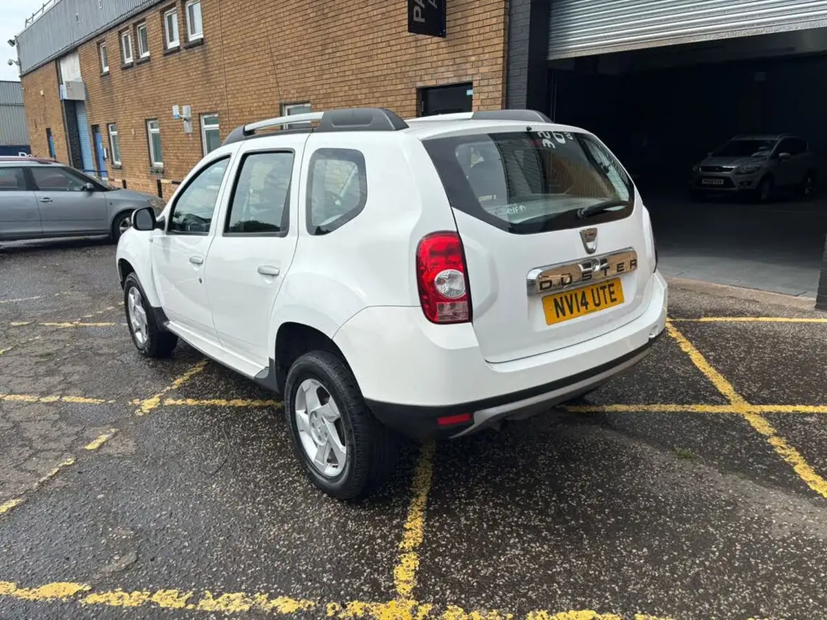 2014-dacia-duster-15d-laureate-110-107bhp-big-7