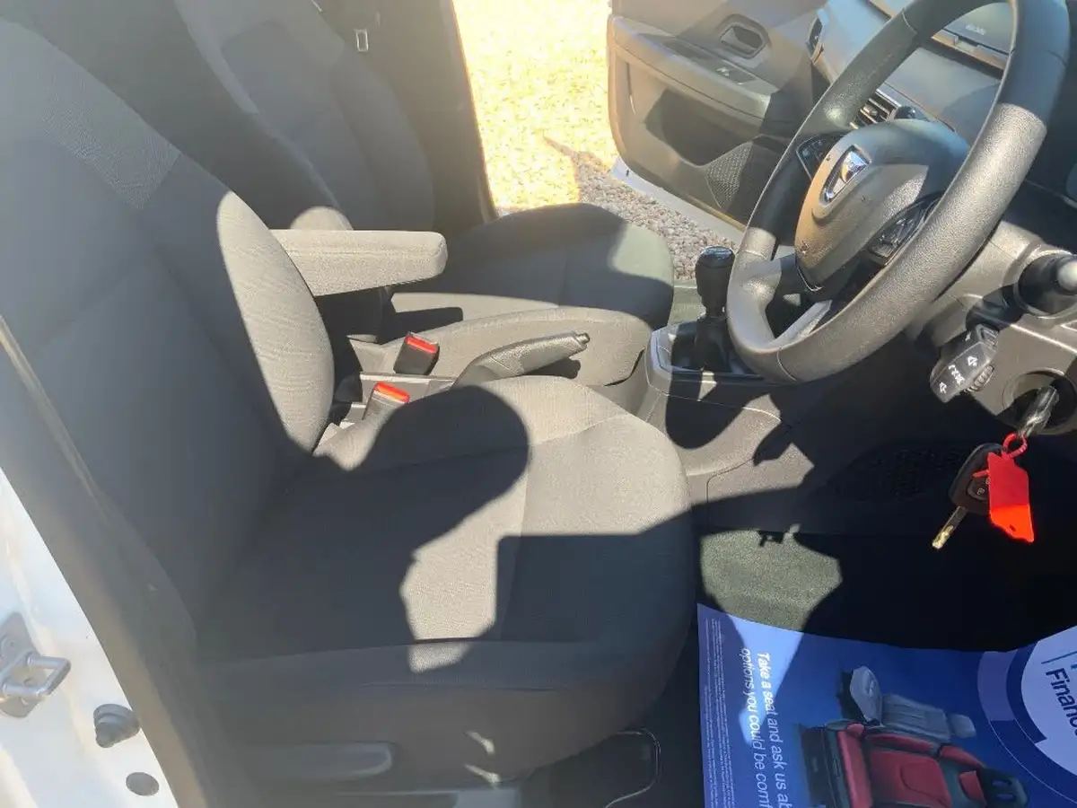 2021-dacia-sandero-10-tce-essential-90bhp-big-6