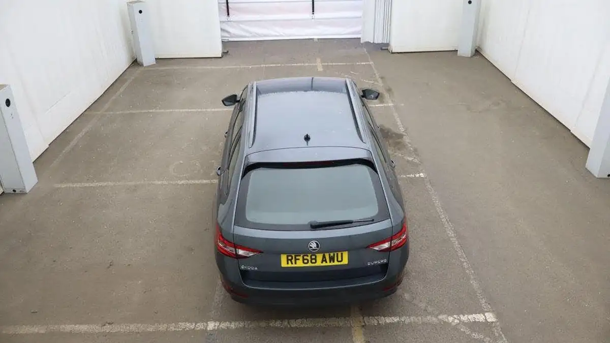 2019-skoda-superb-16tdi-s-ss-estate-big-6