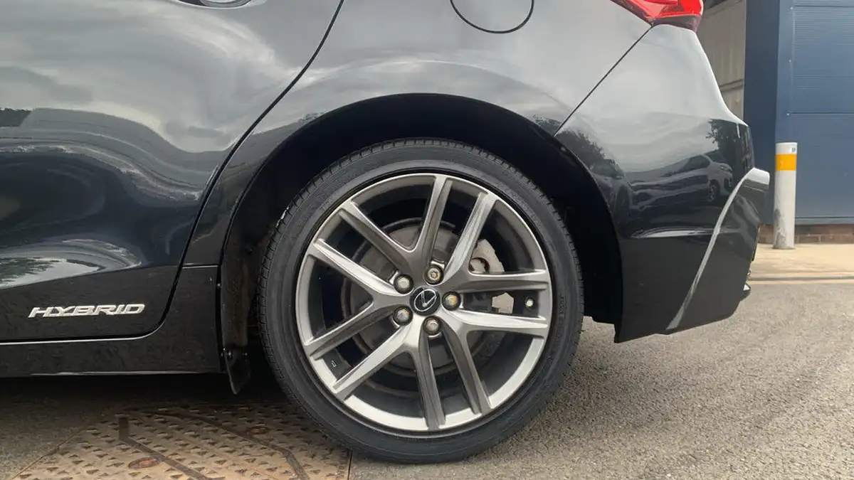 2018-lexus-ct-200h-18-covenience-pack-f-sport-leather-big-15