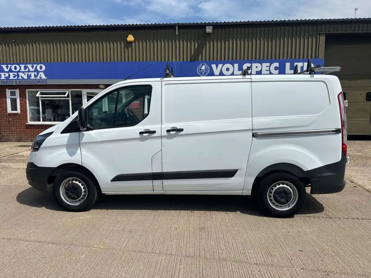2017-ford-transit-custom-20tdci-290-l1h1-105pseu6-panel-van-big-5