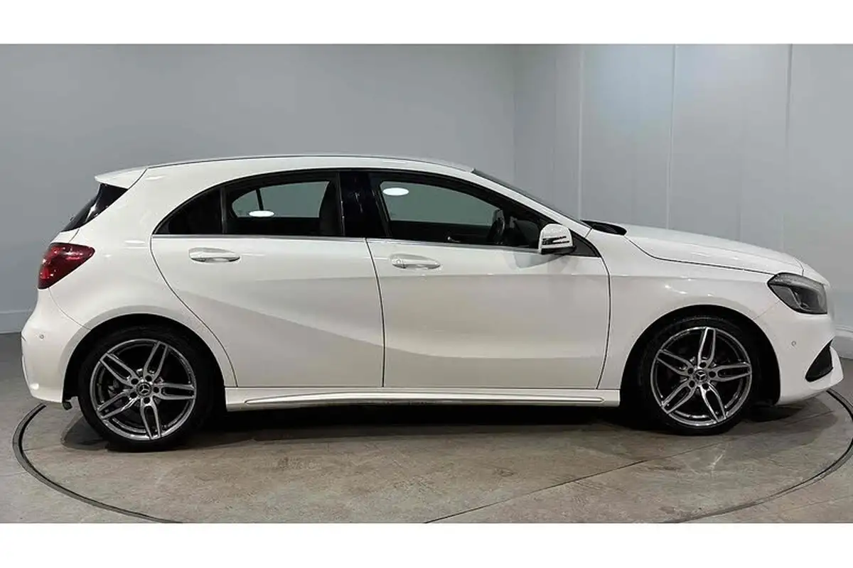 2018-mercedes-benz-a-class-16-a180-amg-line-premiumss-big-4