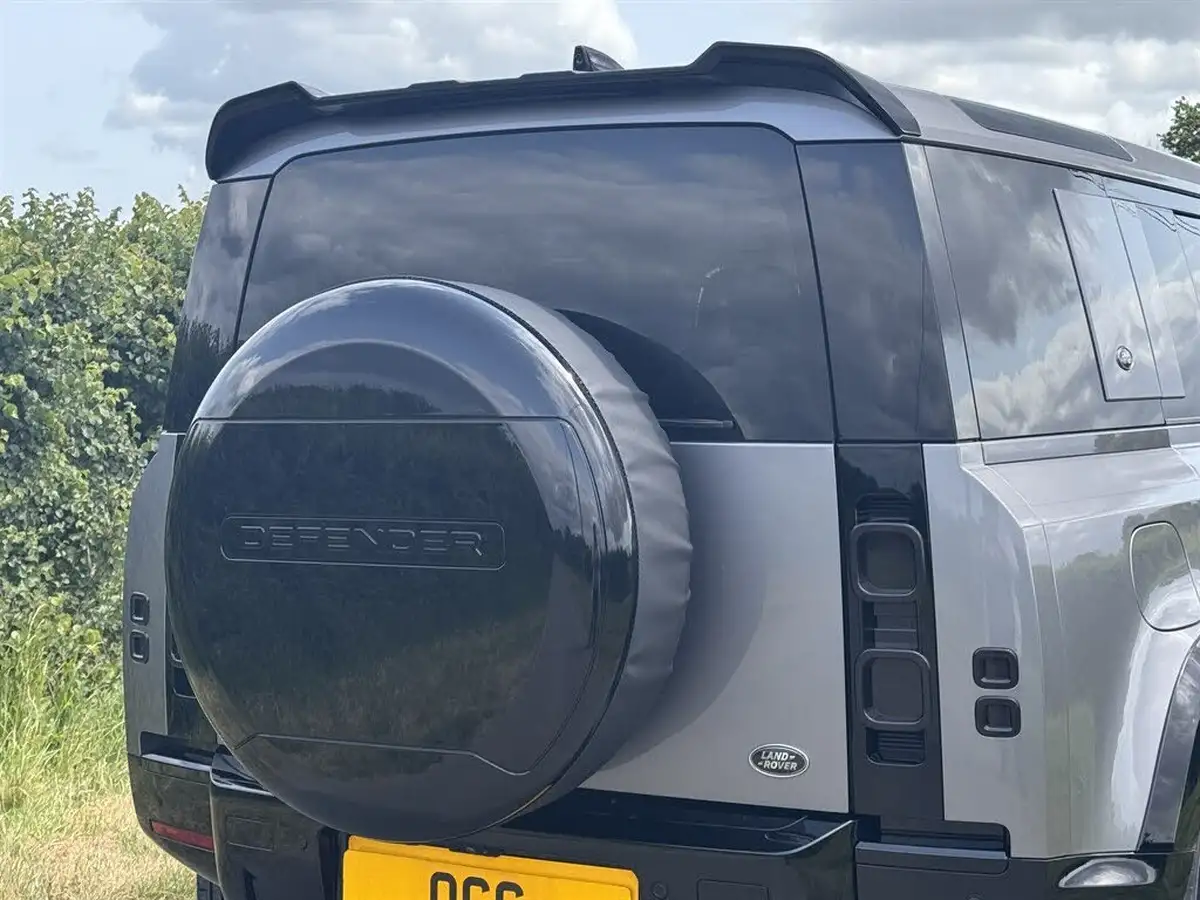 2020-land-rover-110-defender-20-d240-se-110-big-27
