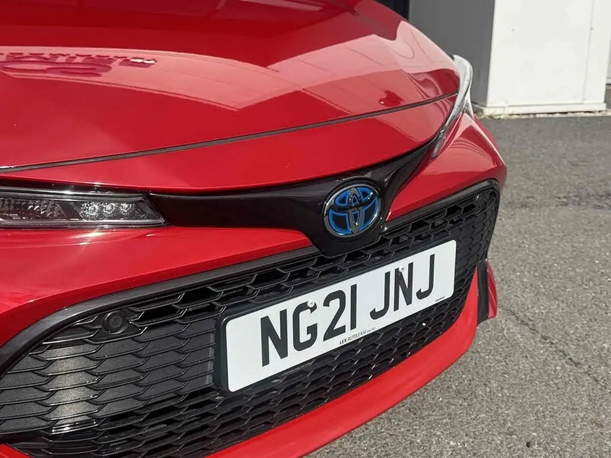 2021-toyota-corolla-18-vvt-i-icon-tech-spare-wheel-touring-sports-5d-big-7