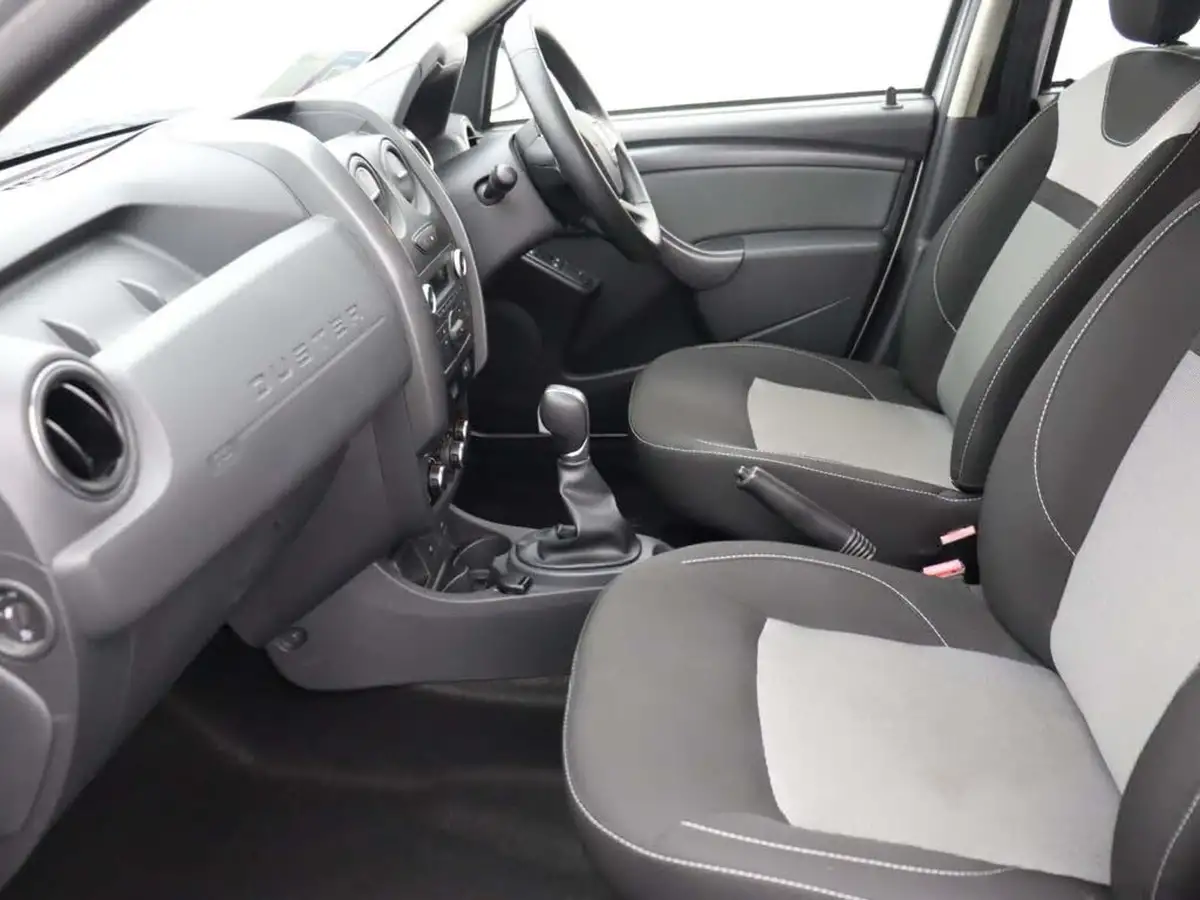 2017-dacia-duster-15dci-laureate-110bhp-ss-station-wagon-5d-auto-big-12