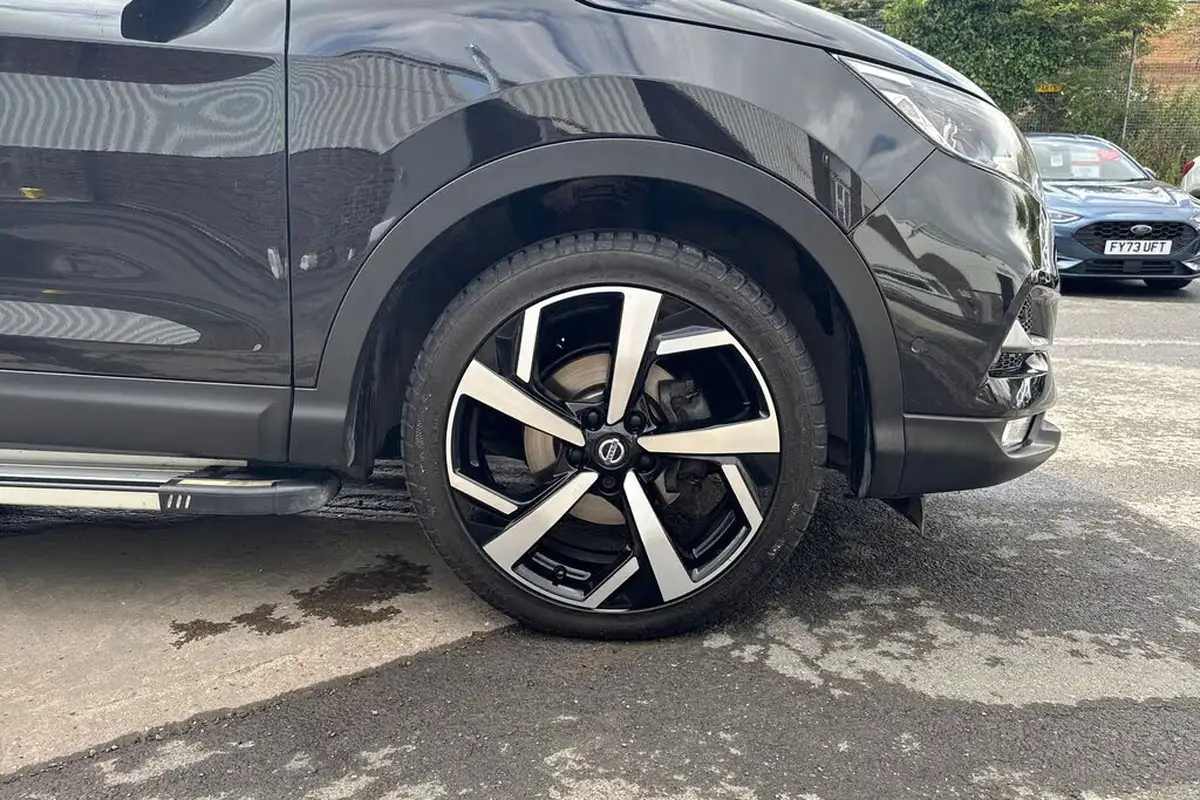 2019-nissan-qashqai-15dci-tekna-19in-alloysglass-roof-pack-dct-big-18