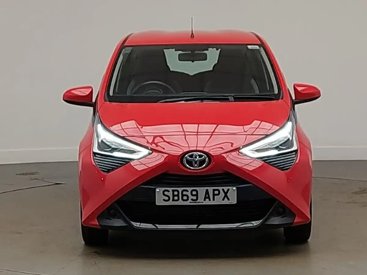 2019-toyota-aygo-10-vvt-i-x-play-big-11