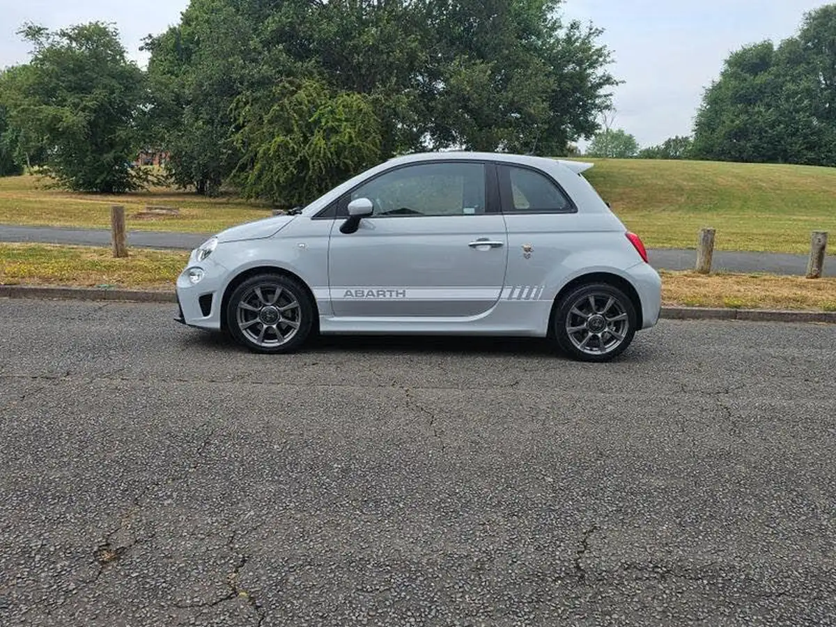 2021-abarth-595-14-tjet-big-1