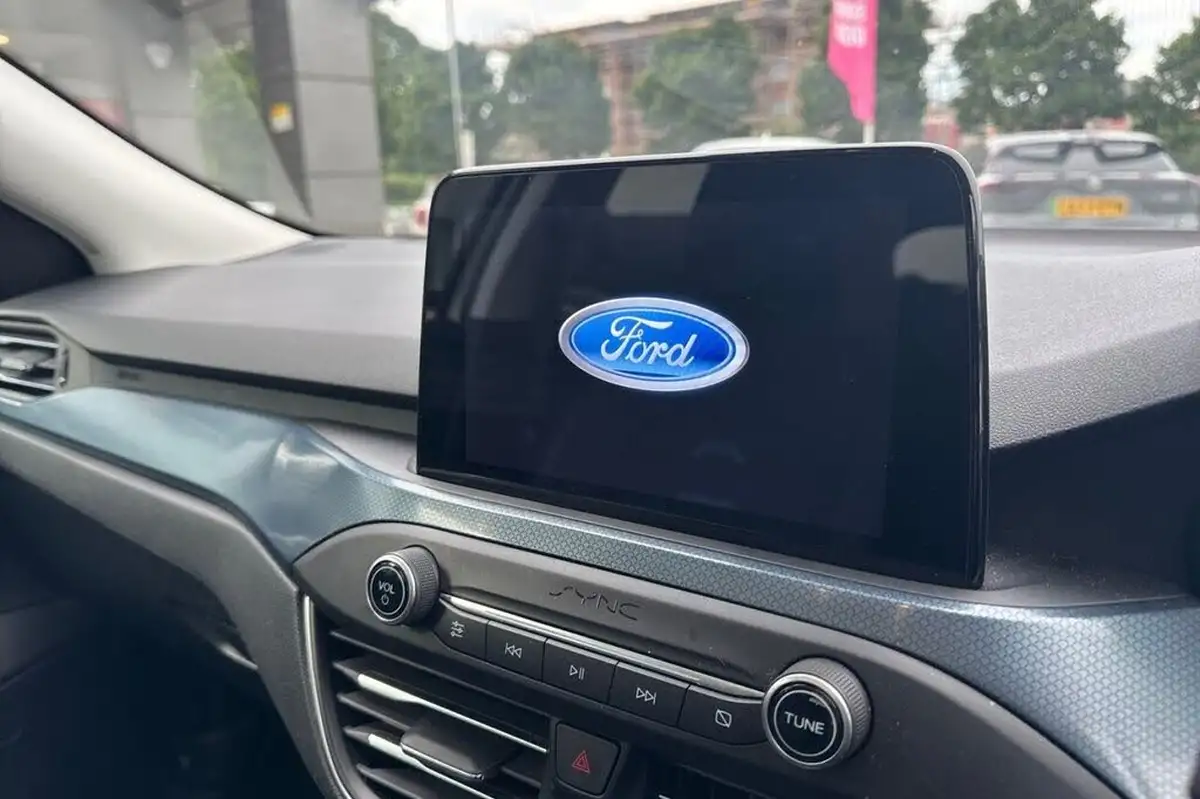 2019-ford-focus-15-active-x-hatchback-auto-big-15