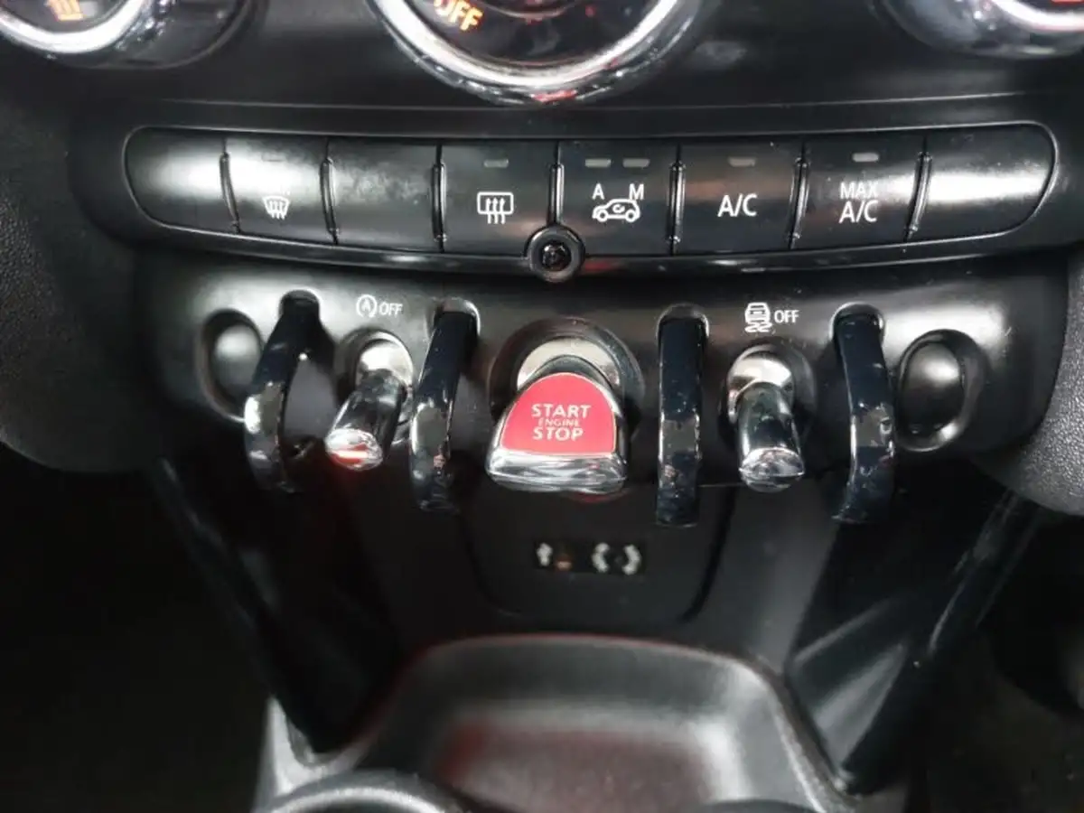 2015-mini-cooper-12-one-ss-5d-big-15