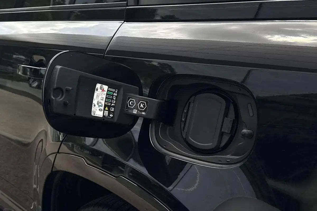 2022-land-rover-110-defender-20-p400e-x-dynamic-hse-big-26