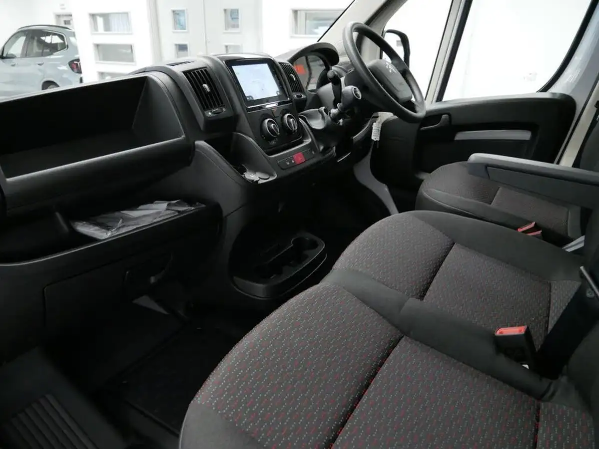 2023-citroen-relay-22bluehdi-35-l3h2-enterprise-edition-panel-big-15