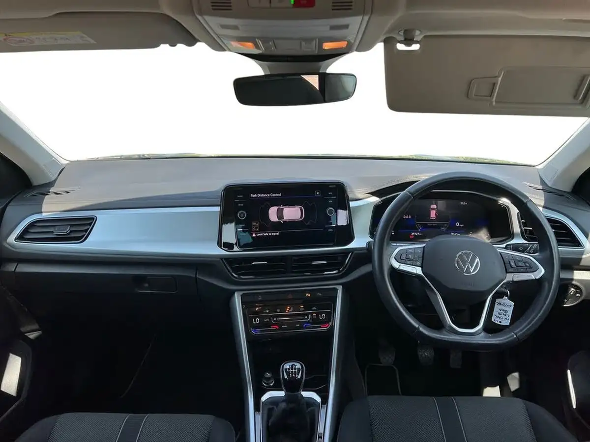 2023-volkswagen-t-roc-10-tsi-life-big-12