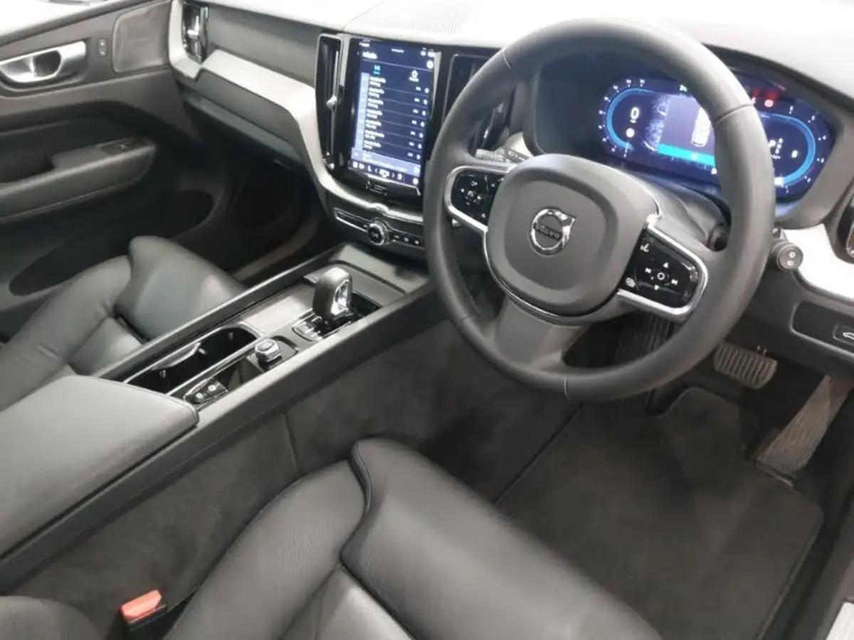 2023-volvo-xc60-20td-b4-plus-big-17