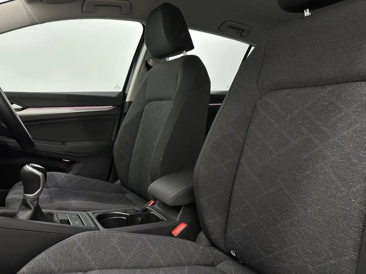 2022-volkswagen-golf-15-tsi-life-150ps-hatchback-big-33