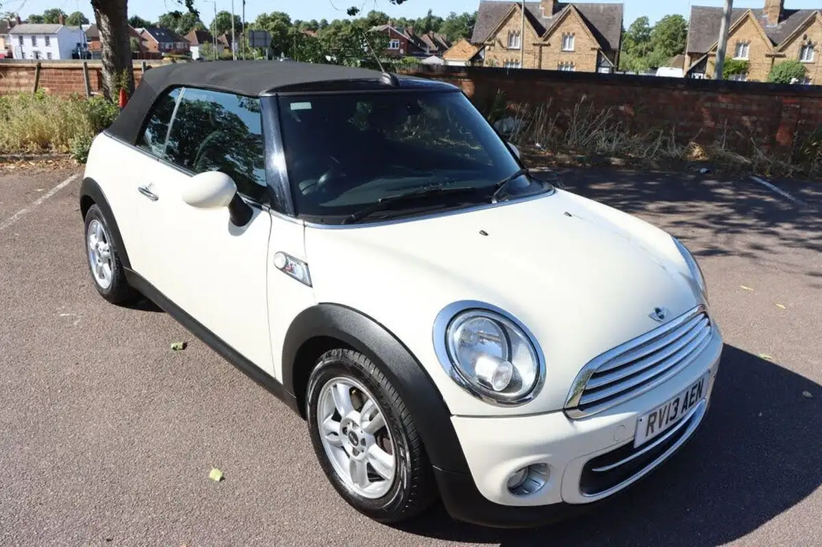 2013-mini-cooper-16-cooper-122bhp-convertible-2d-big-26