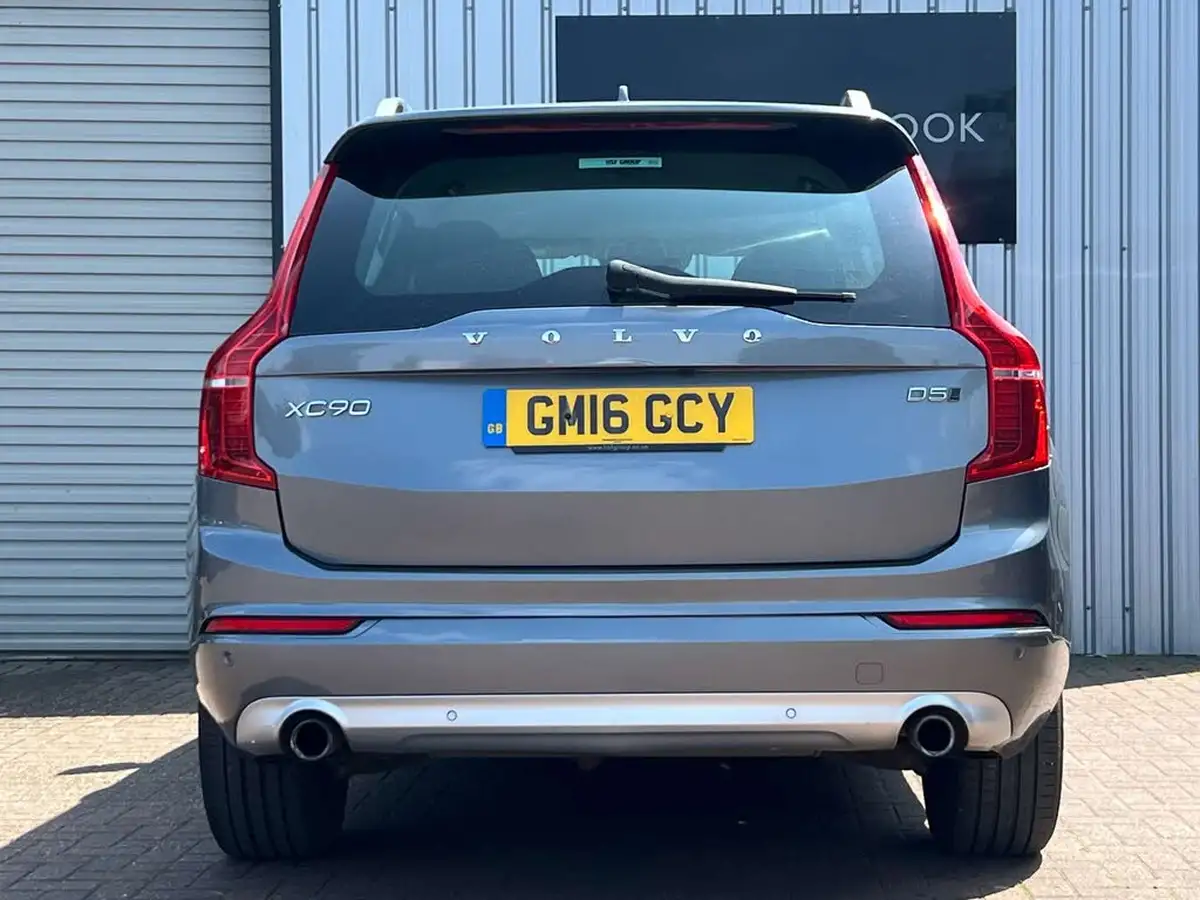 2016-volvo-xc90-20td-d5-momentum-big-2