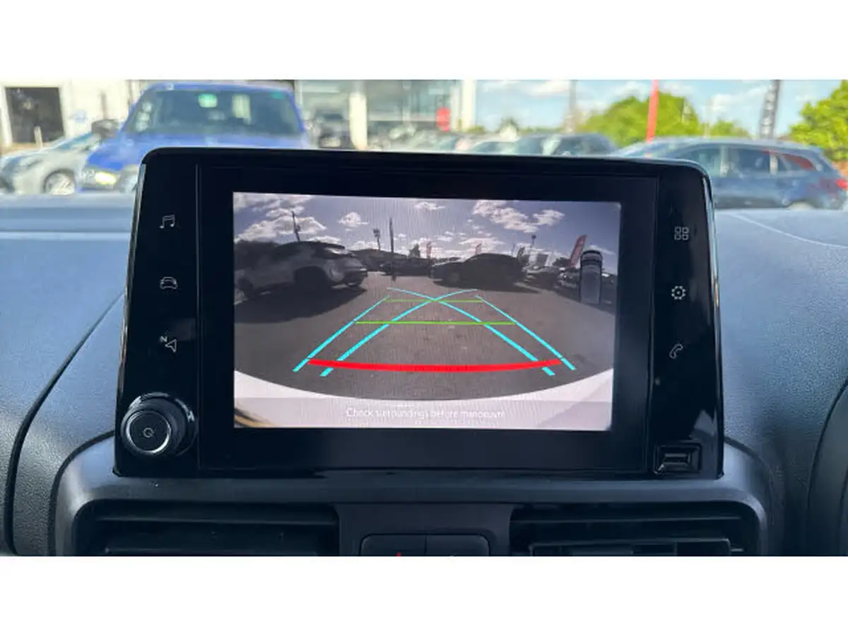 2023-toyota-proace-city-15d-design-100hpeu6d-big-29