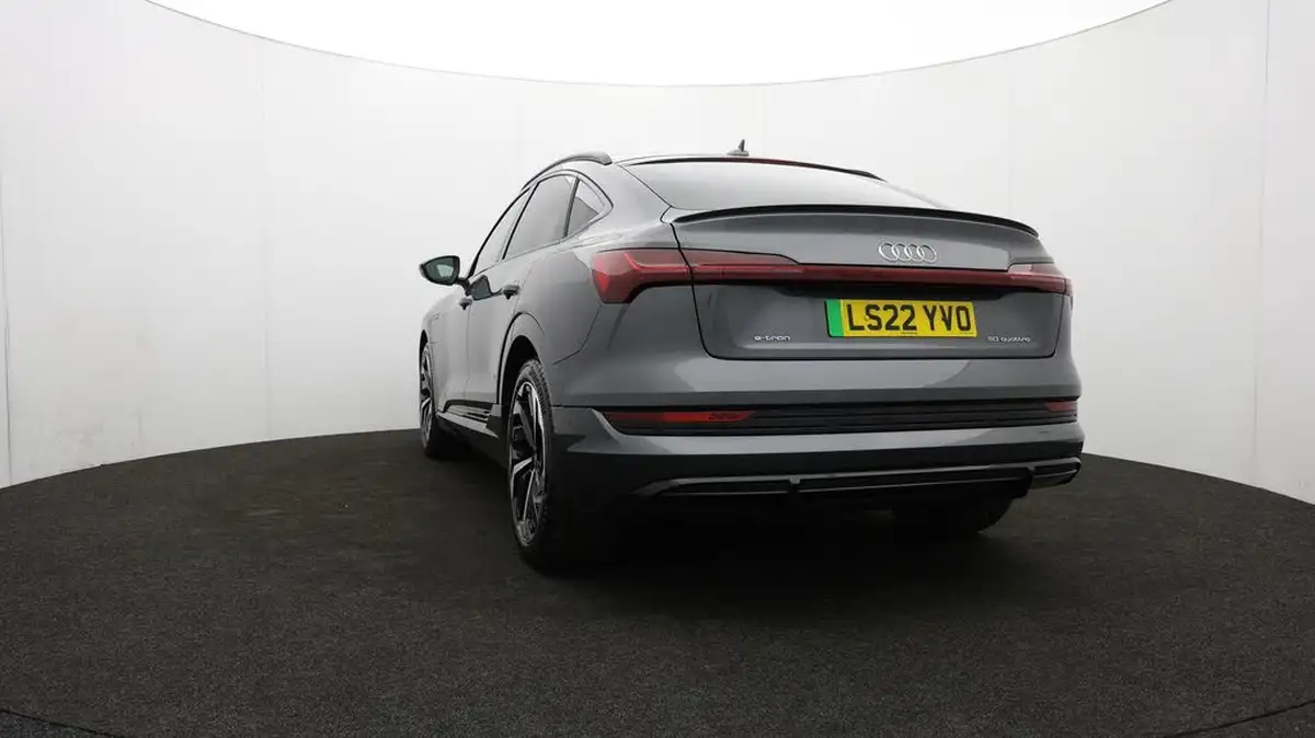 2022-audi-e-tron-50e-black-edition-sportback-big-9