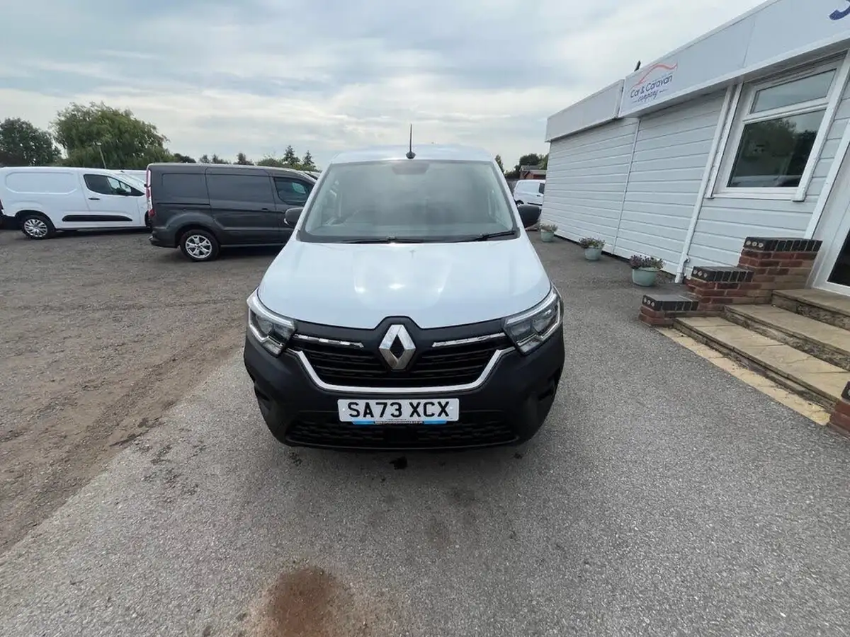 2023-renault-kangoo-15dci-ml19-95-start-big-1