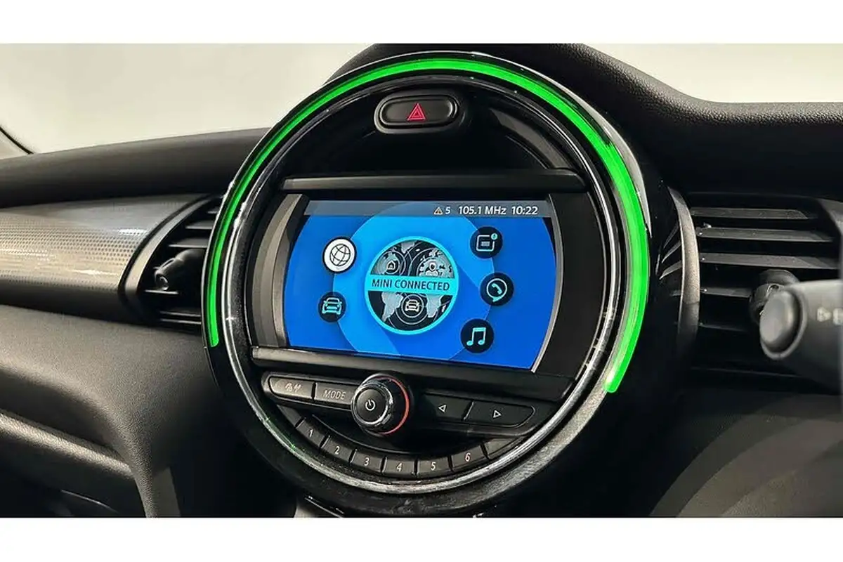 2019-mini-cooper-15-cooper-classic-hatchback-3d-big-37