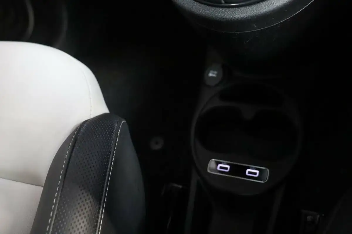 2022-fiat-500-10-dolcevita-big-25