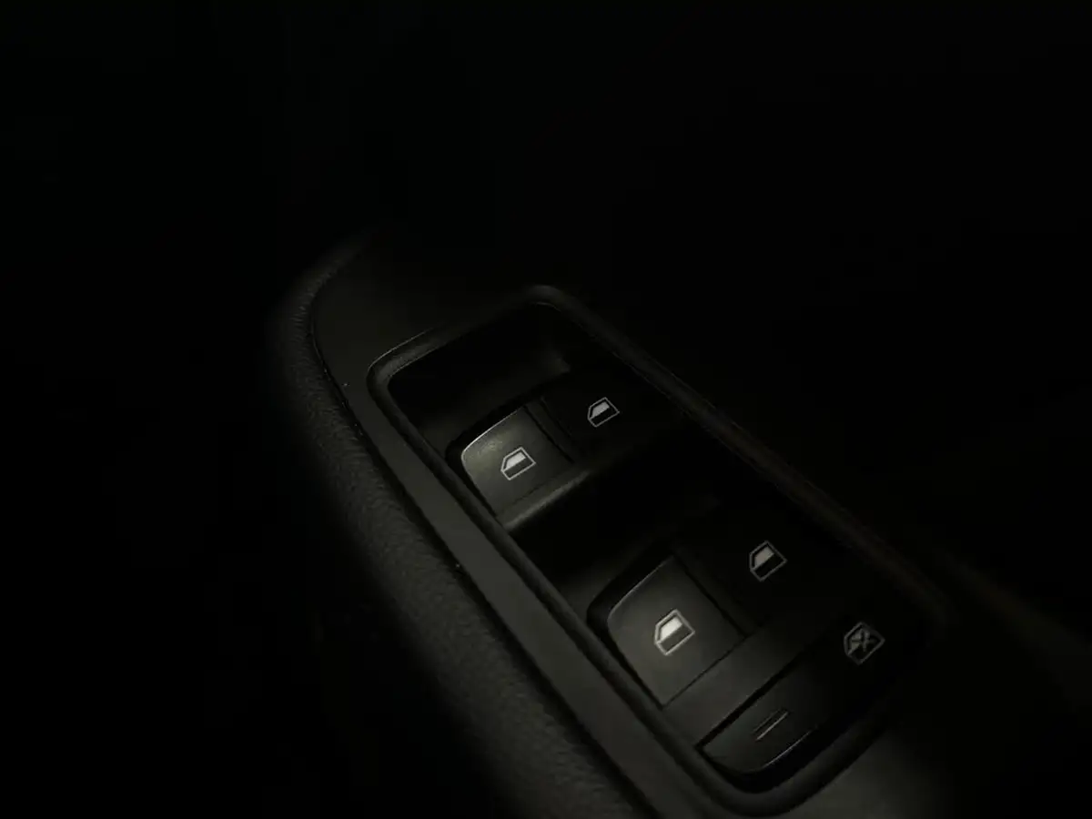 2021-mg-zs-suv-e-exclusive-ev-big-24