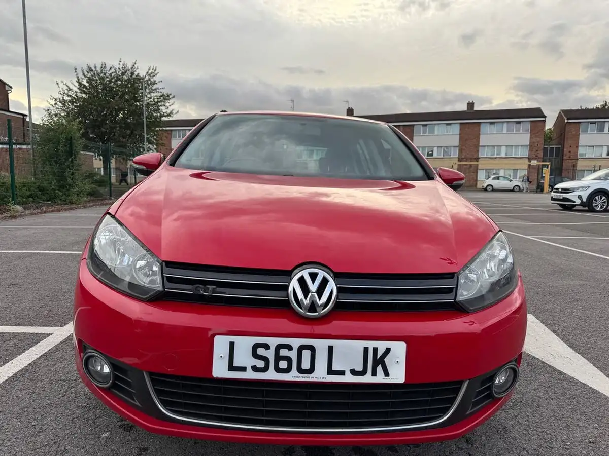 2010-volkswagen-golf-20td-gt-5d-big-2