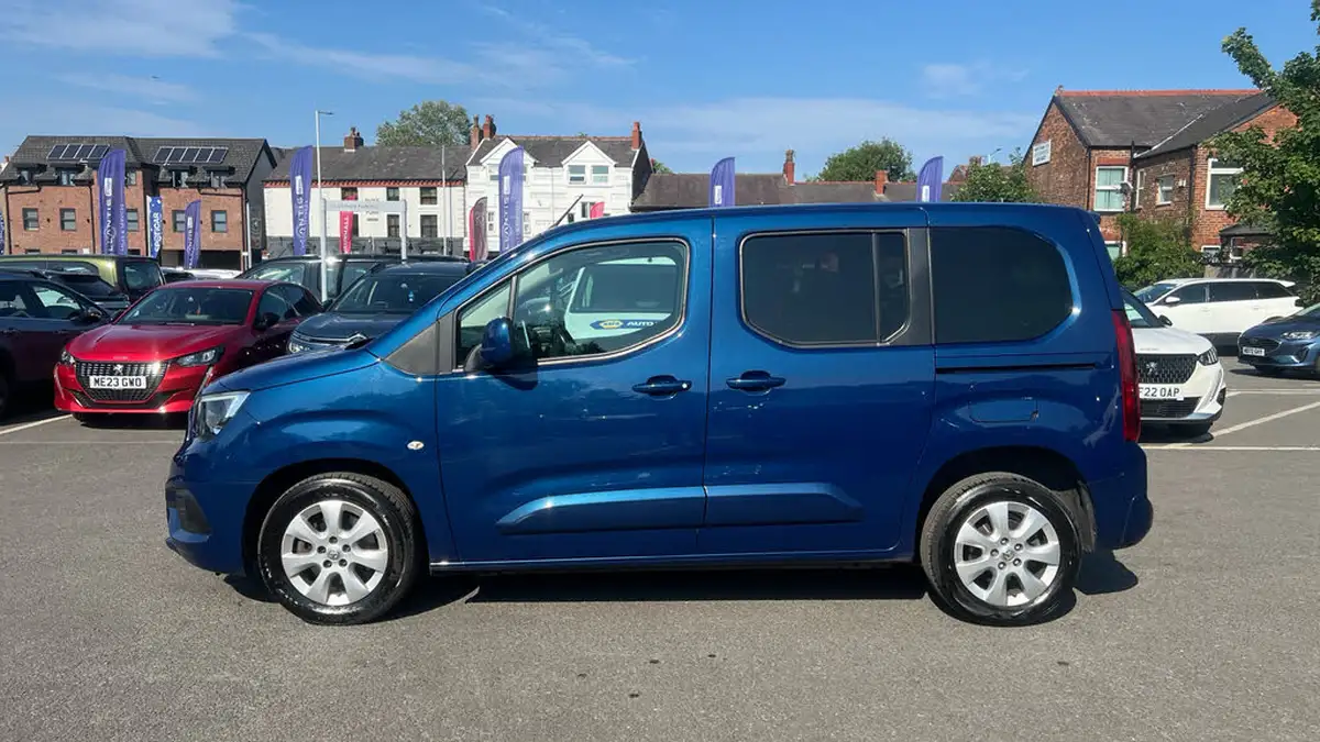 2021-vauxhall-combo-life-15-se-100ps-big-5