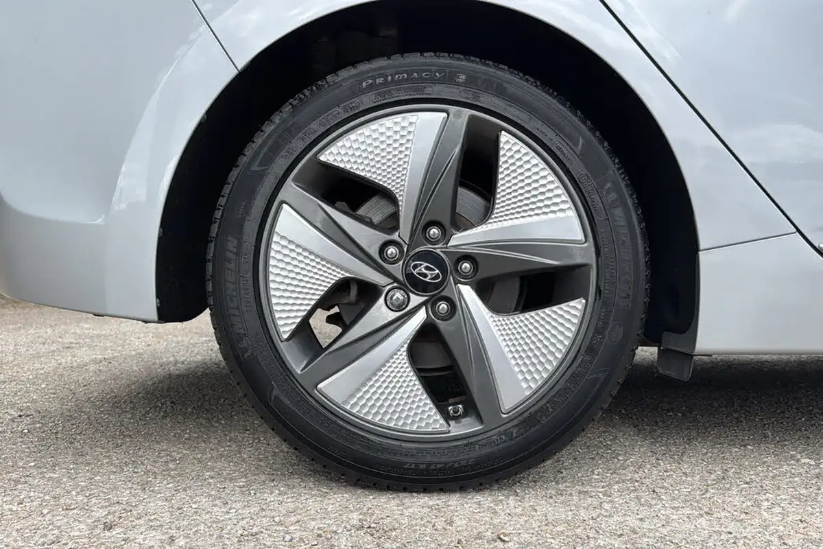 2020-hyundai-ioniq-16-gdi-premium-se-hybrid-big-6