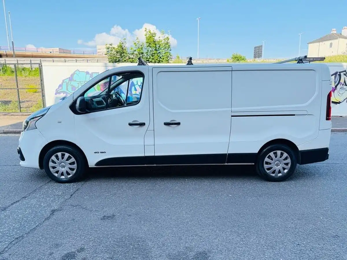2017-renault-trafic-16dci-ll29-120-business-e6-panel-big-5