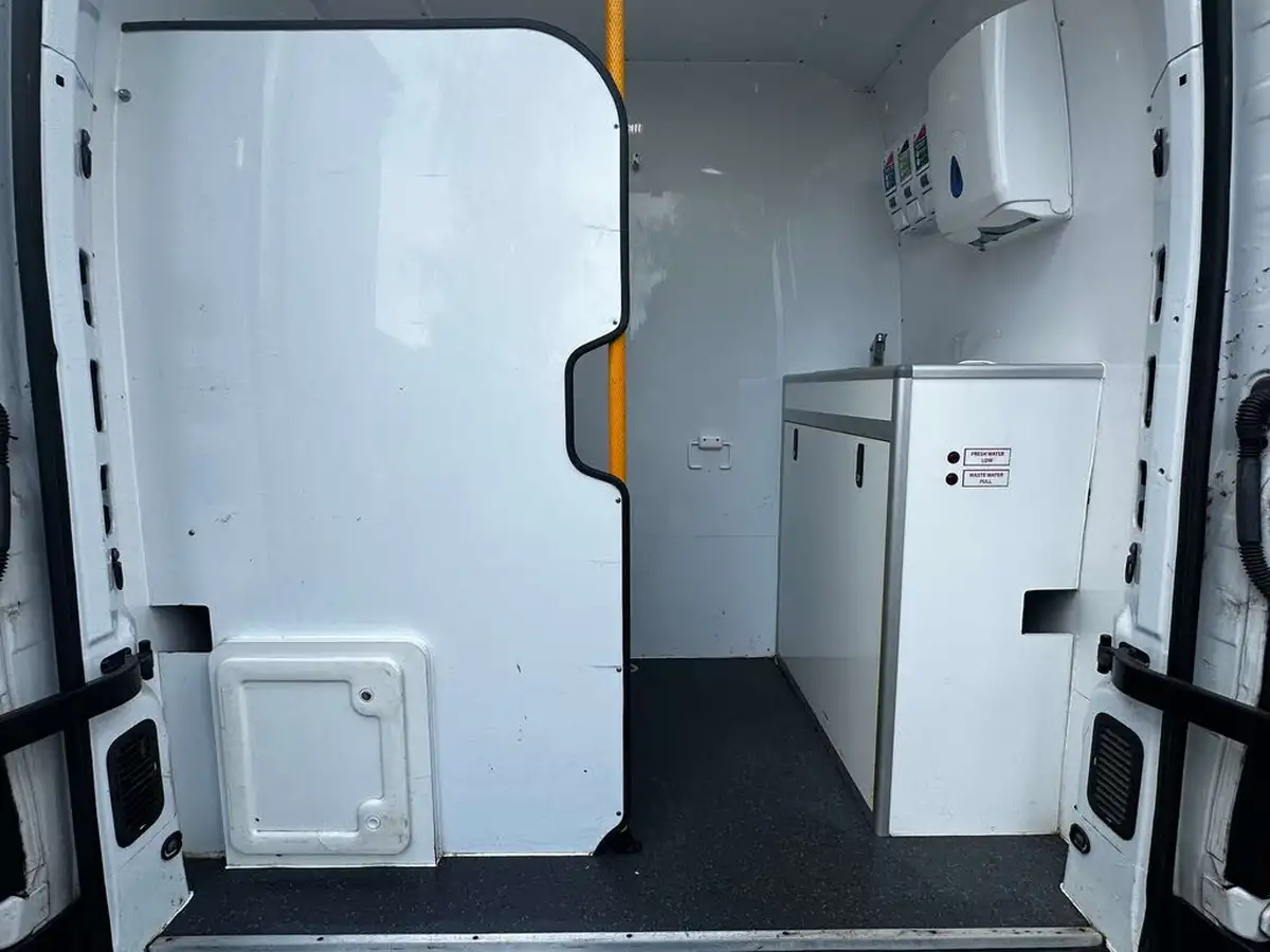 2020-renault-master-23dci-lm35-135-business-panel-big-11