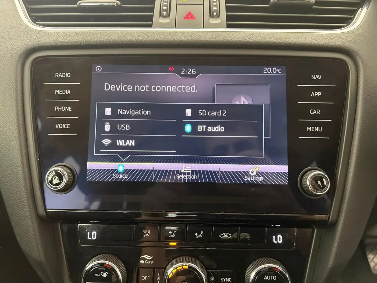 2020-skoda-octavia-10-tsi-se-technology-115ps-estate-big-16