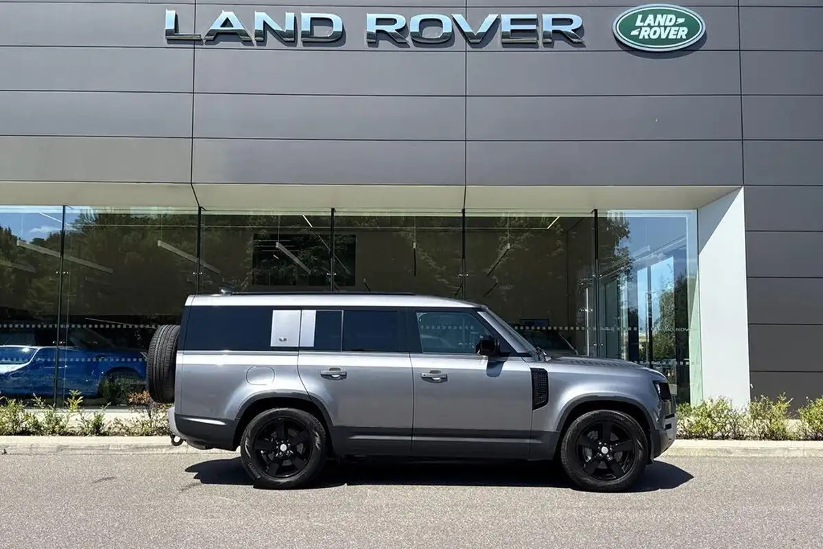 2023-land-rover-110-defender-30-d300-hse-big-1