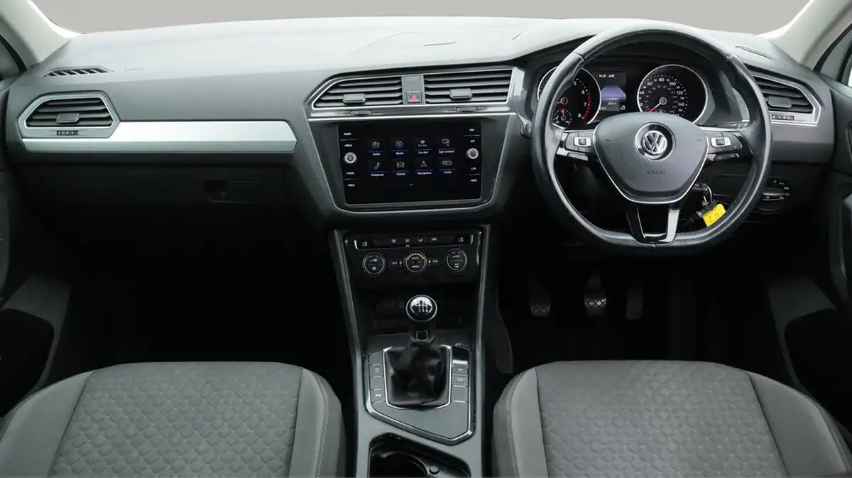 2018-volkswagen-tiguan-14-tsi-se-navigation-125ps-ss-big-13