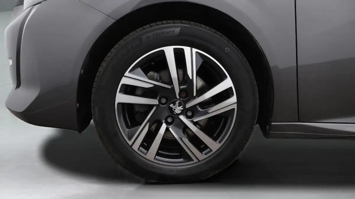 2023-peugeot-208-12-puretech-allure-premium-130ps-eat8-big-29
