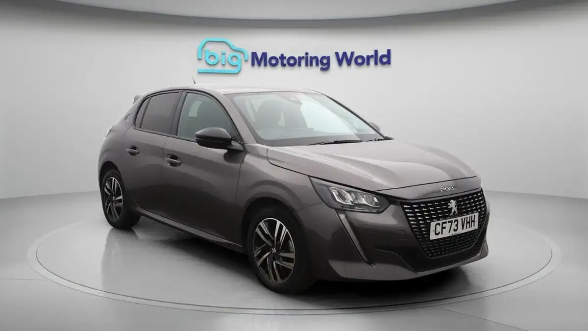 2023-peugeot-208-12-puretech-allure-premium-130ps-eat8-big-1