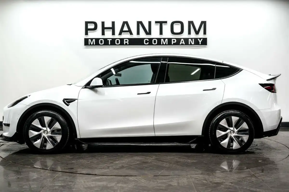 2022-tesla-model-y-e-long-range-big-2