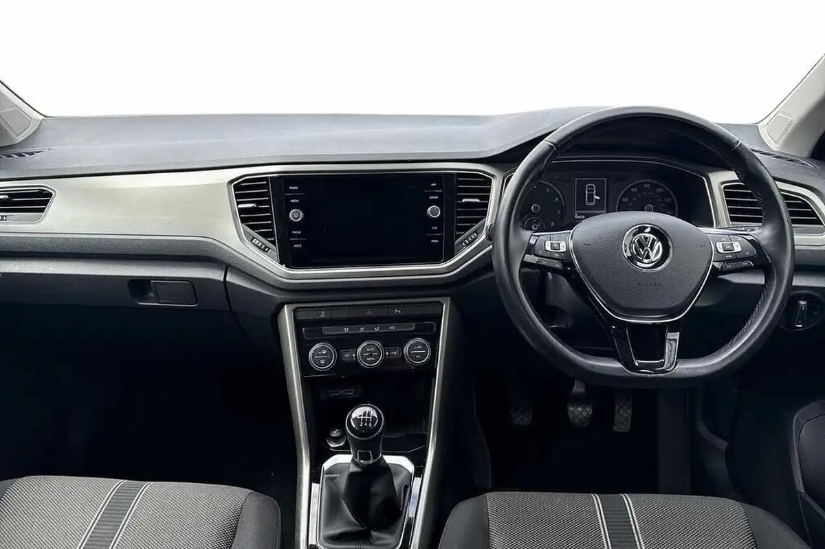2020-volkswagen-t-roc-10-tsi-se-115ps-big-9