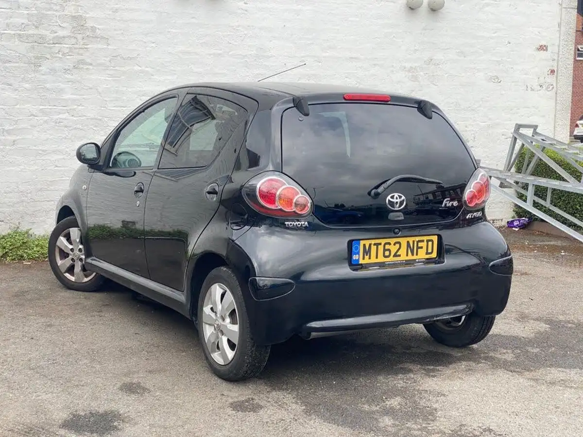 2012-toyota-aygo-10-aygo-fire-5d-big-5