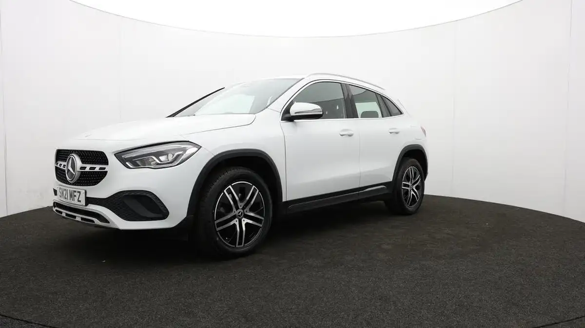 2021-mercedes-benz-gla-class-20d-gla-200d-sport-big-56
